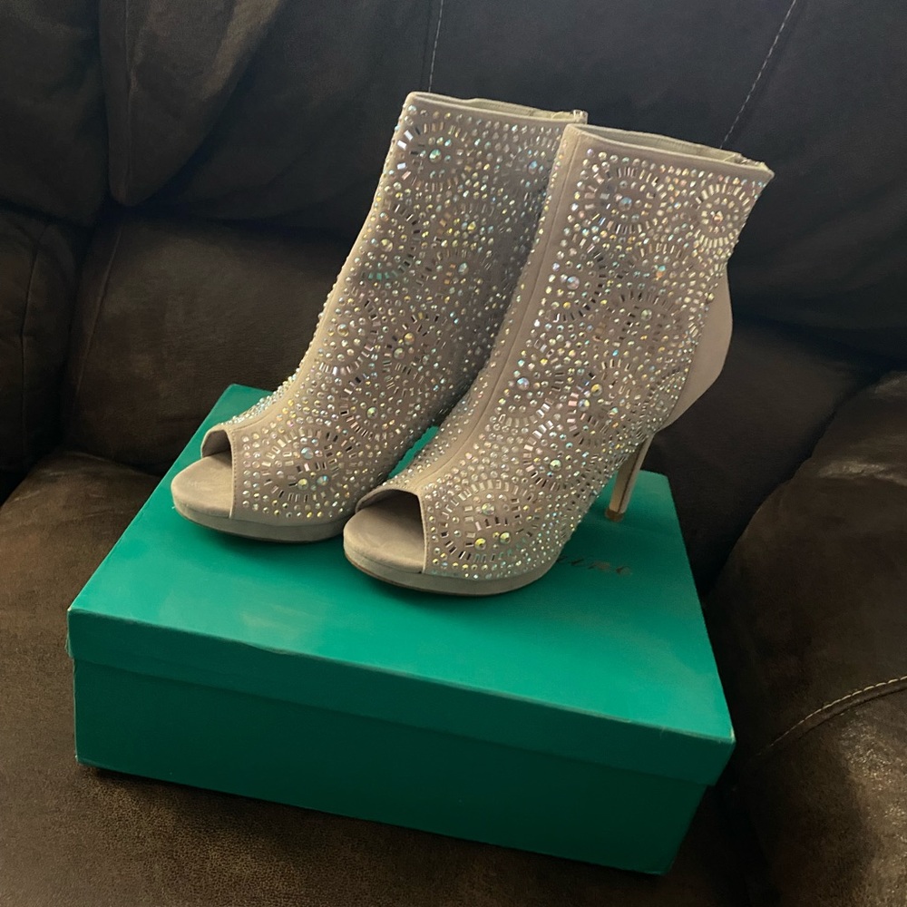 Lauren Lorraine Yasmin peep toe heels suede